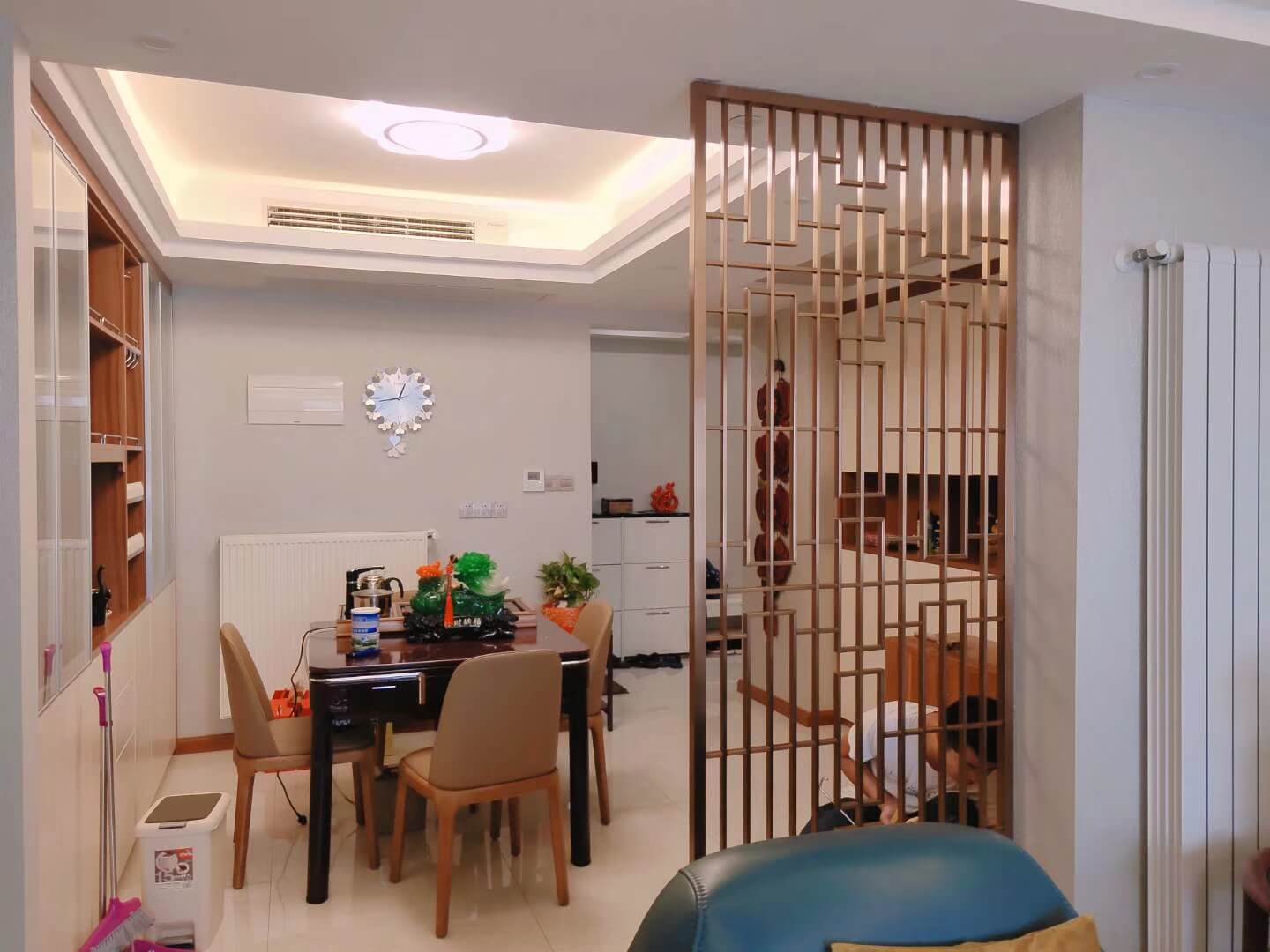 一個(gè)隔斷便可以成就一方理想中的用餐環(huán)境，您get到了嗎？